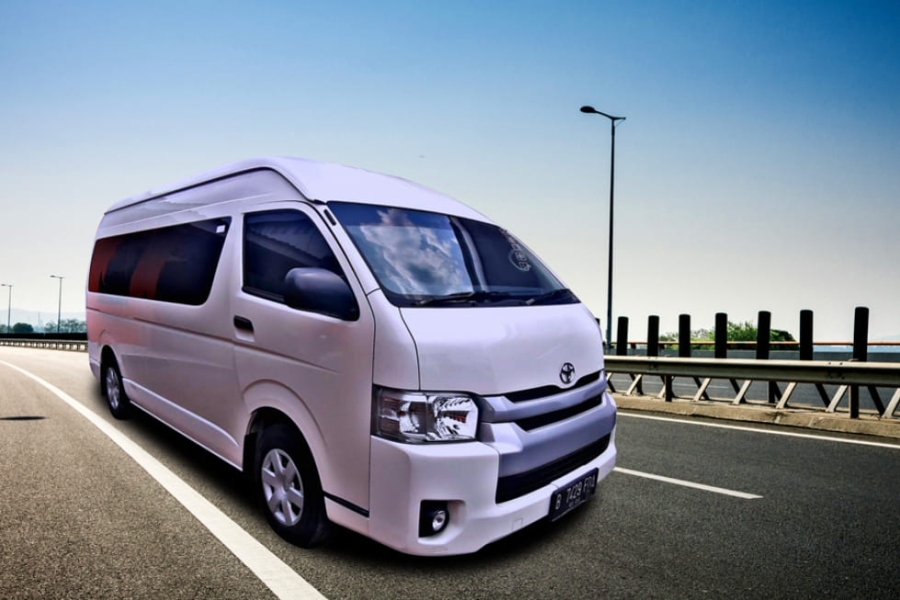 Sewa Mobil Toyota Hiace